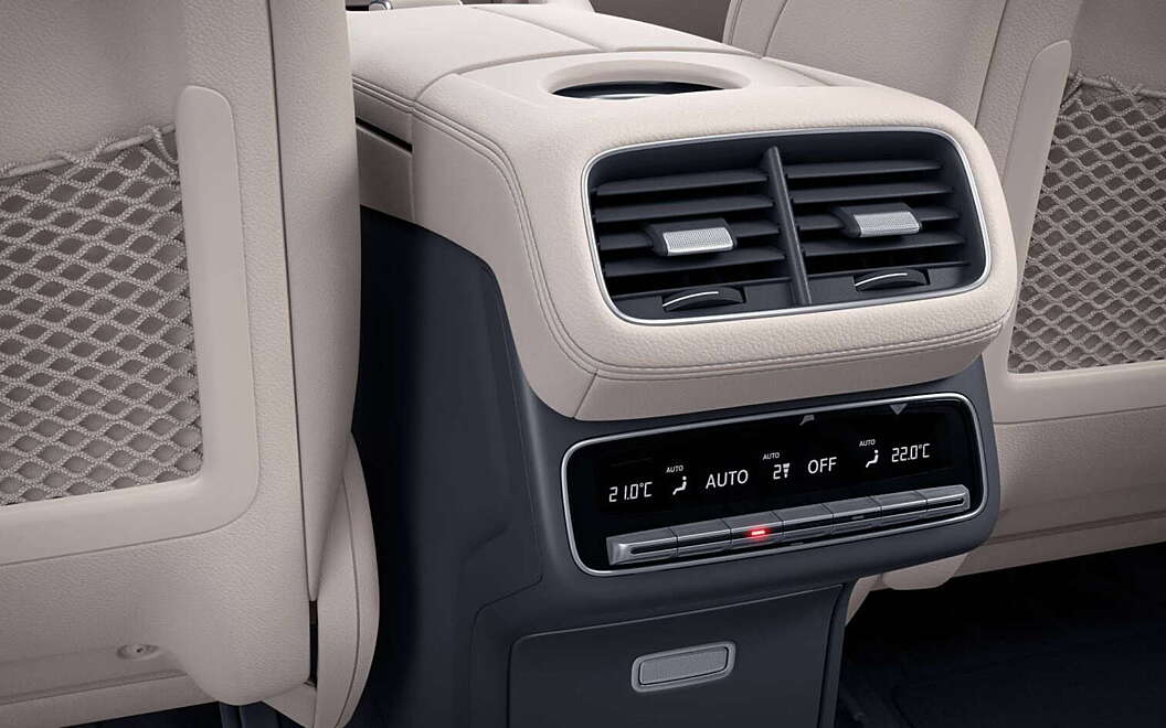 gls-interior-rear-row-ac-controls