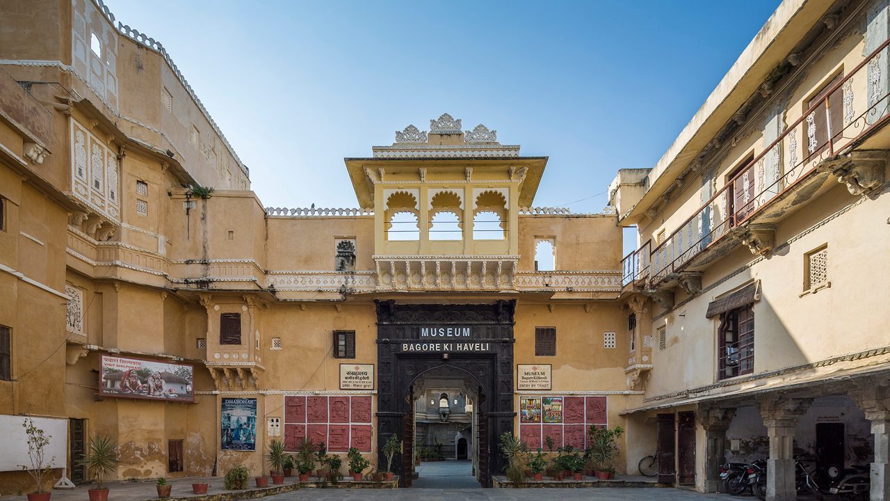 Exploring Udaipur’s Royal Legacy: Palaces, Forts, and Havelis