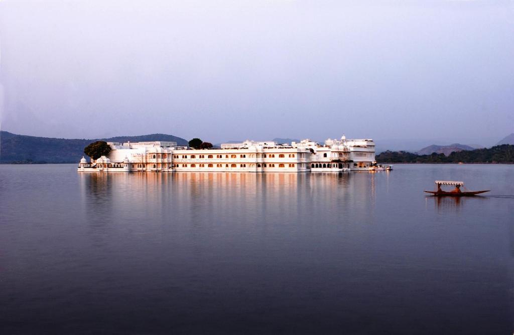 Luxury Hotels in Udaipur - Experience Royal Hospitality