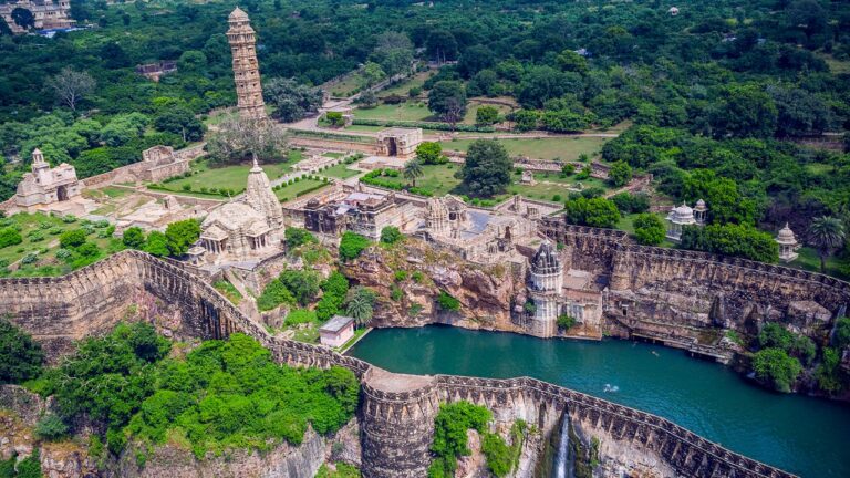 Must-Visit Destinations in Rajasthan - A Royal Journey Awaits