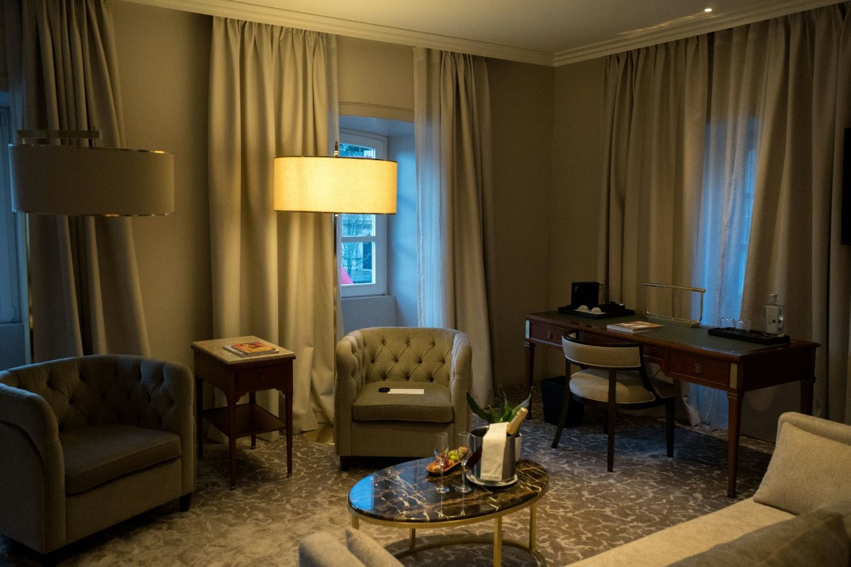 Deluxe hotel room with seating area